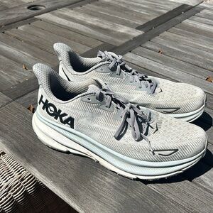 Hoka Clifton 9